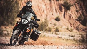 KTM 890 Adventure Unveiled: A Middle-Weight Dual Purpose Adventure Tourer For First Time Buyers