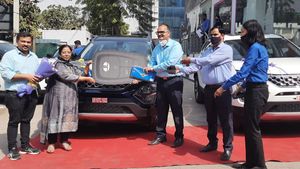 Tata Motors Deliver 100 Safari SUVs On A Single Day In Delhi-NCR: Here Are All The Details!
