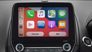 Ford Patents In-Car Advertising Technology: Reads Roadside Advertisements & Displays It On Infotainment Screen