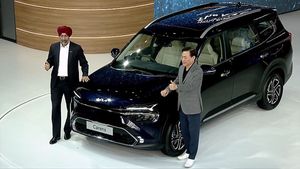 Kia Carens Revealed — Korean Three-Row SUV To Launch Next Year