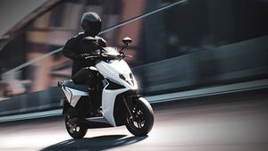 Simple One Electric Scooter With 300+Kms Range: Prices Start From Rs 1.09 Lakh