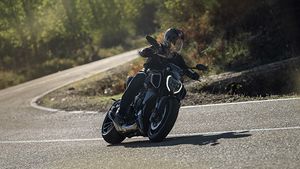 Ducati Diavel V4 Revealed - Diabolical Bruiser Get Even More Devilish