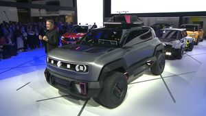 2022 Paris Motor Show - Renault 4Ever Trophy Concept Unveiled - Previews Compact Electric SUV 