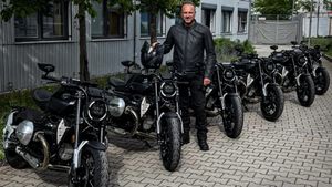 BMW Motorrad CEO Teases Production R20 - 