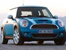 ಸಣ್ಣ ಪಟ್ಟಣಕ್ಕೆ ಬಿಎಂಡಬ್ಲ್ಯು ಕಾರುಗಳ ಪಯಣ