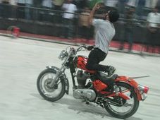 ಸ್ಟೈಲ್ ಬೈಕಿಂಗ್, ಕಮಾನ್ ಬ್ಯಾಂಗಲೂರ್