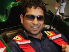 ಕಾರು ಕ್ರೇಜ್ ಕ್ರಿಕೆಟ್ ತಾರೆ ಸಚಿನ್ ಗೆ ಎಫ್1 ಆಮಂತ್ರಣ