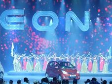 ಸೌಂಡ್ ಸ್ವಲ್ಪ ಜಾಸ್ತಿ ಮಾಡು, ತುಂಬಾ ಒಳ್ಳೆ ಕಾರಿದು