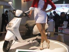 ಕಾರು ಪ್ರದರ್ಶನದಲ್ಲಿ ಅರೆಬೆತ್ತಲು ಹೆಣ್ಯಾಕೆ ಇರಬೇಕು?