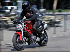 ಅಗ್ಗದ ಡುಕಾಟಿ 803 ಸಿಸಿ ಸೂಪರ್ ಬೈಕ್ ಬಂದಿದೆ!