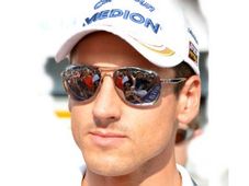 ಶಾಂಪೆನ್ ಗ್ಲಾಸ್ ಎಸೆದ ಸುಟಿಲಿಗೆ ಸಸ್ಪೆಂಡ್ ಜೈಲು