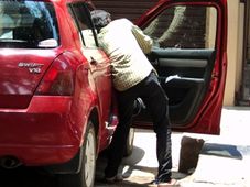 ಟಿಪ್ಸ್: ನೀವೇ ನಿಮ್ಮ ಕಾರಿನ ಟಿಂಟೆಡ್ ಫಿಲ್ಮ್ ಸುಲಿಯಿರಿ