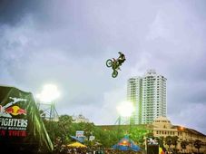 ಪ್ರಪ್ರಥಮ ಬಾರಿಗೆ ದೇಶಕ್ಕೆ ಬೈಕ್ ಸಾಹಸ ಲೋಕ