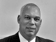 ಟಾಟಾ ಮೋಟರ್ಸ್ ನಿರ್ದೇಶಕ ತೆಲಾಂಗ್ ನಿವೃತ್ತಿ