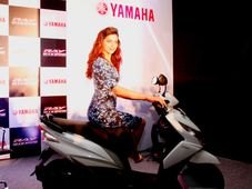 ಹೆಣ್ಣು ಮಕ್ಕಳಿಗೆ ಯಮಹಾ ಸ್ಕೂಟರ್ ಚಾಲನೆ ತರಬೇತಿ