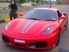 ಫೆರಾರಿ ಸೂಪರ್ ಕಾರಿನಲ್ಲಿ ಬಾಲಕನ ಜಾಲಿ ರೈಡ್