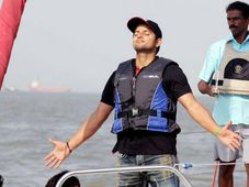 ಗಮನ ಸೆಳೆದ ರೈನಾ, ಧವನ್ ಬೋಟ್ ರೇಸಿಂಗ್‌