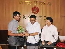 ಕೆಎಸ್‌ಆರ್‌ಟಿಸಿಯಲ್ಲಿ ಹೆಚ್ಚು ಬಾರಿ ಪ್ರಯಾಣಿಸಿದ ಪ್ರಯಾಣಿಕರಿಗೆ ಸನ್ಮಾನ