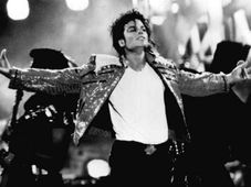 ಕಾರುಗಳ ದೊಡ್ಡ ಸಂಗ್ರಹವನ್ನು ಬಿಟ್ಟು ತೆರಳಿದ ಜಾಕ್ಸನ್