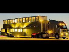 ಅಮೆರಿಕ ನಟನ 13 ಕೋಟಿಯ ಲಗ್ಷುರಿ ಮೊಬೈಲ್ ಹೋಮ್