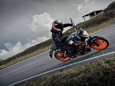 'ಬ್ಲ್ಯಾಕ್ ಕೋಬ್ರಾ' ರೂಪದಲ್ಲಿ ಕೆಟಿಎಂ 390 ಡ್ಯೂಕ್