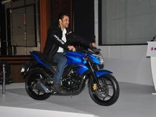 ಸುಜುಕಿ ನೂತನ ಬೈಕ್ 'ಜಿಕ್ಸರ್‌'ಗೆ ಜೈ ಹೋ ಹಾಡಿದ ಸಲ್ಮಾನ್