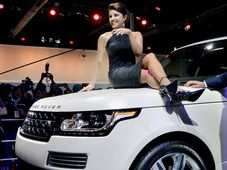 ನಟಿ ಪ್ರಿಯಾಂಕಾರಿಂದ ಬಿಸಿ ಬಿಸಿ ಅಪ್ಪುಗೆ ಪಡೆದ ರೇಂಜ್ ರೋವರ್‌!