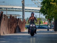 ಏಕ ಚಕ್ರದ ರಥ - ರೈನೋ ಯುನಿಸೈಕಲ್