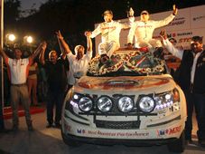 ಡೆಸರ್ಟ್ ಸ್ಟ್ರೋಮ್ 2014 ಗೆದ್ದು ಬೀಗಿದ ಎಕ್ಸ್‌ಯುವಿ500