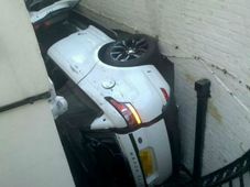 ಲಂಡನ್‌ನಲ್ಲಿ ಉರುಳಿದ 80 ಲಕ್ಷದ ದುಬಾರಿ ರೇಂಜ್ ರೋವರ್