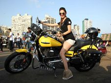 ಫಗ್ಲಿ ಪ್ರಚಾರದಲ್ಲಿ ಸೂಪರ್ ಬೈಕ್‌ಗಳ ಮಿಂಚಿಂಗ್