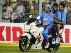 ರಾಂಚಿಯಲ್ಲಿ ಸೂಪರ್ ಬೈಕ್ ಶೋ ರೂಂ ತೆರೆಯಲಿರುವ ಧೋನಿ