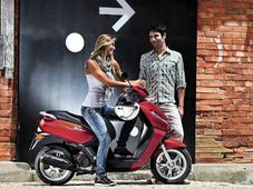 ಮಹೀಂದ್ರ ತೆಕ್ಕೆಗೆ ಐಕಾನಿಕ್ ಪ್ಯೂಜೊ ಸ್ಕೂಟರ್?