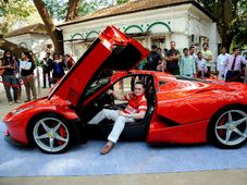 ಅಬ್ಬಬ್ಬಾ..ಮುಂಬೈ ಬೀದಿಗಿಳಿದ 10 ಕೋಟಿ ದುಬಾರಿಯ ಲಾಫೆರಾರಿ