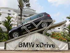 2015 ಬಿಎಂಡಬ್ಲ್ಯು ಎಕ್ಸ್‌ಪೀರಿಯನ್ಸ್ ಟೂರ್‌ಗೆ ವೇದಿಕೆ ಸಜ್ಜು