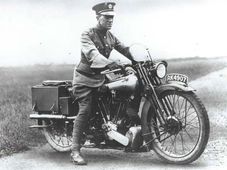 ಹೆಲ್ಮೆಟ್ ಸತ್ಯಾಸತ್ಯತೆ; ಇತಿಹಾಸದತ್ತ ಒಂದು ಪಯಣ