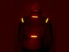 ಬೈಕ್ ಜಾಕೆಟ್‌ನಲ್ಲೇ ಟರ್ನ್ ಸಿಗ್ನಲ್, ಬ್ರೇಕ್ ಲೈಟ್ಸ್