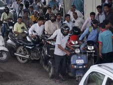 ಡೀಸೆಲ್ ಬೆಲೆ 50 ಪೈಸೆ ಏರಿಕೆ; ಪೆಟ್ರೋಲ್ ಸ್ಥಿರ