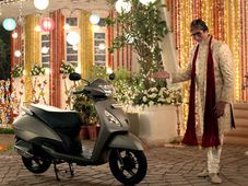 ವಾಹನ ಲೋಕದಲ್ಲೂ ಜಾದೂ ಮೆರೆಯುತ್ತಿರುವ 15 ಸೆಲೆಬ್ರಿಟಿಗಳು!