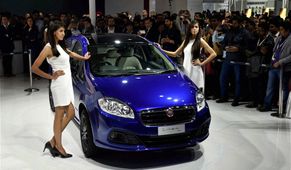 ಫಿಯೆಟ್ ಲಿನಿಯಾ 125ಎಸ್, ಅರ್ಬನ್ ಕ್ರಾಸ್ ಅನಾವರಣ