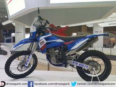 ವಿವಿಧ ಶ್ರೇಣಿಯ ಬೈಕ್‌ಗಳಿಗೆ ಬಣ್ಣ ಹಚ್ಚಿದ ಟಿವಿಎಸ್