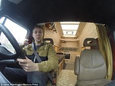 ಬಾಡಿಗೆಯಿಂದ ಮುಕ್ತಿಗಾಗಿ ವಾಹನವನ್ನೇ ಮನೆಯಾಗಿ ಪರಿವರ್ತಿಸಿದ ಮಾಜಿ ಸೈನಿಕ