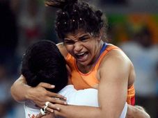 ಒಲಿಂಪಿಕ್ ಪದಕ ವಿಜೇತೆ ಸಾಕ್ಷಿ ಮಲಿಕ್‌‍ಗೆ ಮಹೀಂದ್ರ ಥಾರ್ ಗಿಫ್ಟ್!