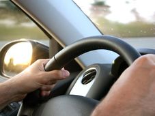 ಮ್ಯಾನುವಲ್ ಕಾರು ಓಡಿಸುವಾಗ ಮಾಡಬಾರದ 5 ಅಂಶಗಳು!