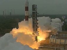 ಏಕಕಾಲಕ್ಕೆ 2 ಕಕ್ಷೆಗೆ ಎಂಟು ಉಪಗ್ರಹಗಳನ್ನು ಸೇರಿಸಿದ ಇಸ್ರೋ