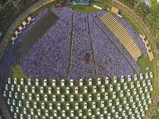 ದೀಪಾವಳಿ ಬಂಪರ್; ಉದ್ಯೋಗಿಗಳಿಗೆ 400 ಫ್ಲ್ಯಾಟ್, 1260 ಕಾರು ನೀಡಿದ ಸೂರತ್ ವಜ್ರದ ವ್ಯಾಪಾರಿ