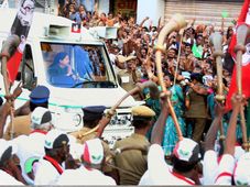 ಅಲ್ಲಿಂದೀಚೆಗೆ, ಕೊನೆಯಲ್ಲಿ ತಮಿಳುನಾಡು ಮುಖ್ಯಮಂತ್ರಿ ಜಯಲಲಿತಾ ಕಾರುಗಳು..!