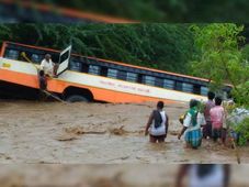 ಹಳ್ಳಕ್ಕೆ ಉರುಳಿದ ಕೆಎಸ್‌ಆರ್‌ಟಿಸಿ ಬಸ್- ಪ್ರಯಾಣಿಕರನ್ನು ರಕ್ಷಿಸಿದ ಗ್ರಾಮಸ್ಥರು