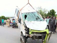 ಬೈಕ್ ಮತ್ತು ಮಾರುತಿ ರಿಟ್ಜ್ ನಡುವೆ ಅಪಘಾತ- ಬೈಕ್‌ನಲ್ಲಿದ್ದ ಮೂವರು ದುರ್ಮರಣ