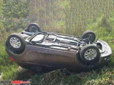 ನಿಯಂತ್ರಣ ತಪ್ಪಿ ಭೀಕರ ಅಪಘಾತ- ಟಿಯಾಗೋ ಕಾರಿನಲ್ಲಿದ್ದ ಎಲ್ಲರೂ ಸೇಫ್ ಆಗಿದ್ದು ಹೇಗೆ?